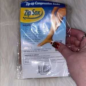 NWT Zip Socks
